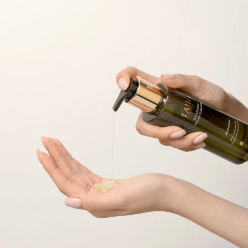 Alternative view of d'Alba Mild Skin Balancing Vegan Cleanser maiga želeja ādas attīrīšanai