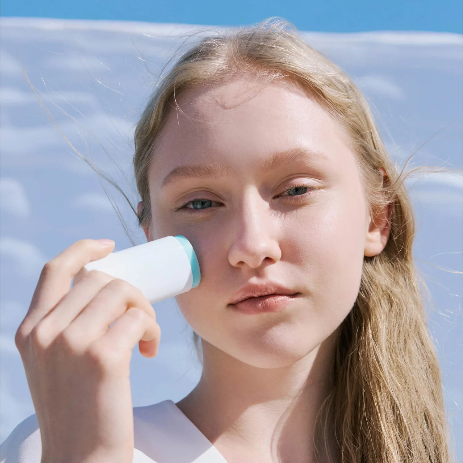 skin1004-madagascar-centella-hyalu-cica-silky-fit-sun-stick-20g-573818