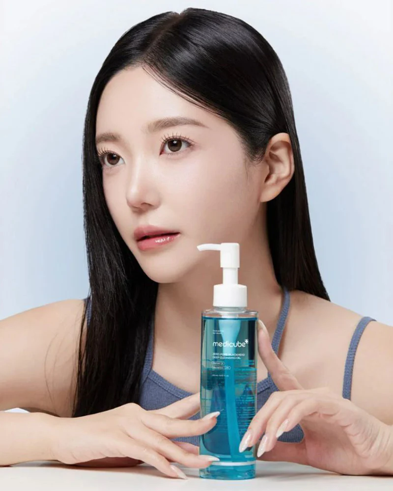 medicube-zero-pore-blackhead-deep-cleansing-oil-model_1024x1024