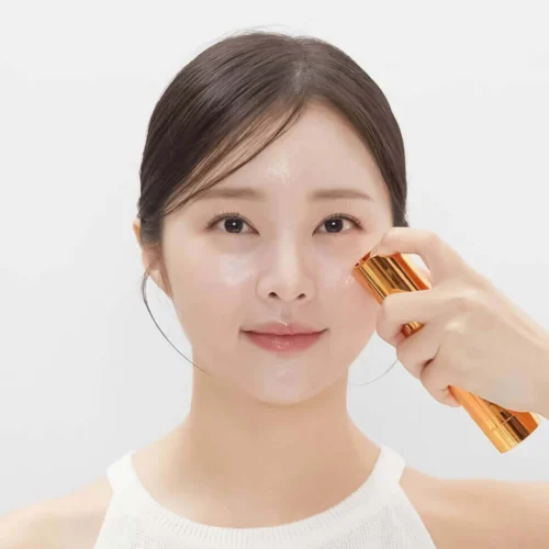 Alternative view of VT COSMETICS Vita-Light Reedle Shot 100 izgaismojošs serums ar mikroadatiņām pret pigmentāciju