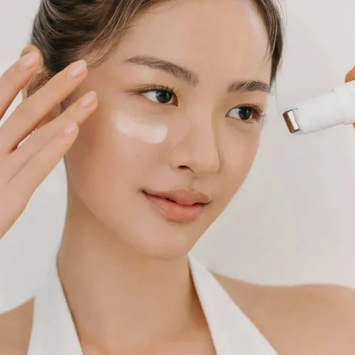 Alternative view of Dr. Althea Retinol Flat Iron Eye Roller pretnovecošanās acu serums ar masāžas rullīti